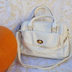 CROSS BODY OR SHOULDER PURSE WITH LOTS OF POCKETS